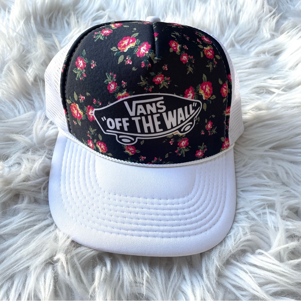 VANS Off the Walls Classic Mesh Adjustable Snap Back Trucker Hat by OTTO